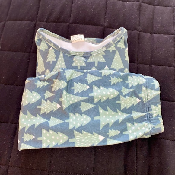 💜 3/$20 DEAL     
KIDS UNISEX CHRISTMAS LOUNGE/PJS - 2T - Picture 7 of 7
